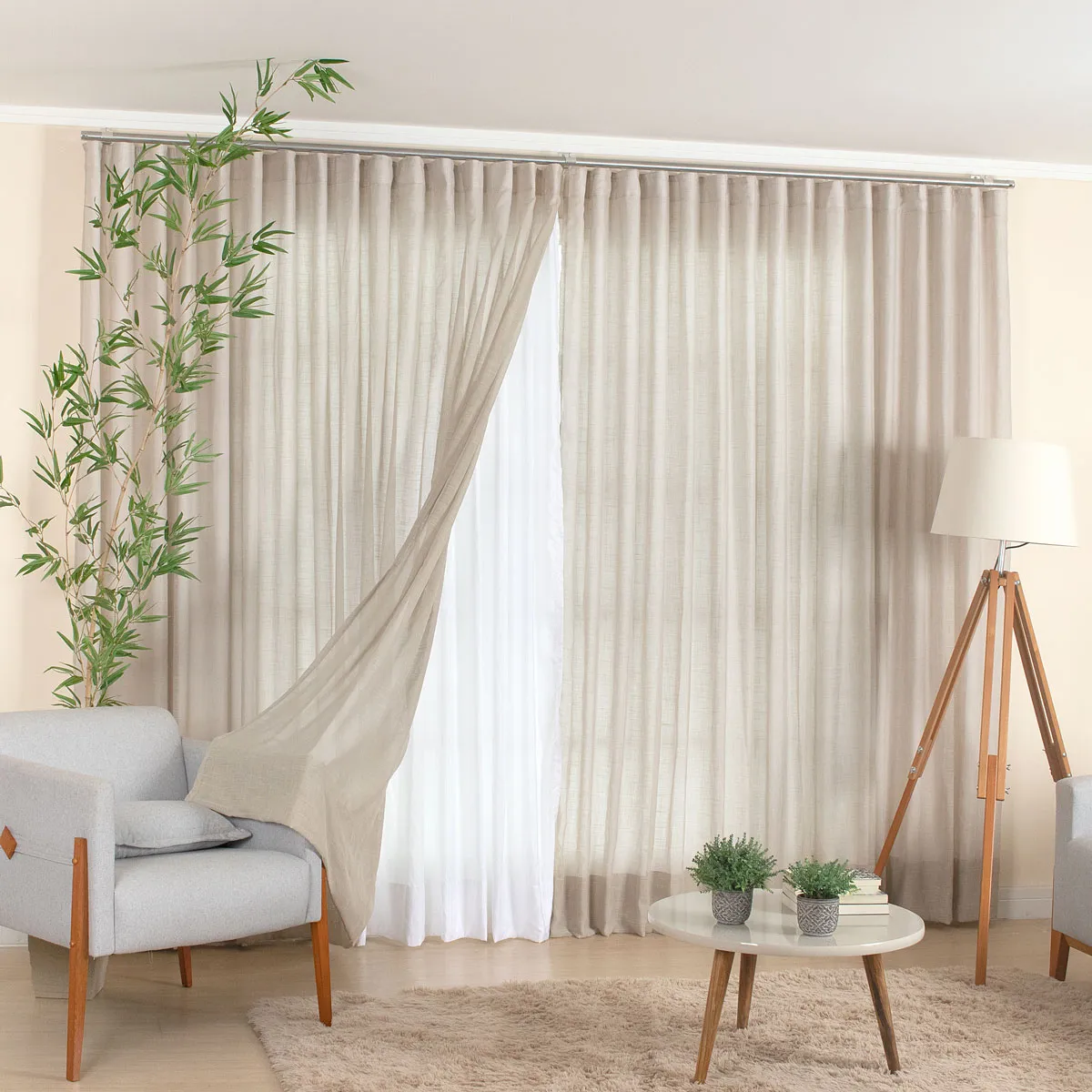 Cortinas de Tecido e Trilho Suíço